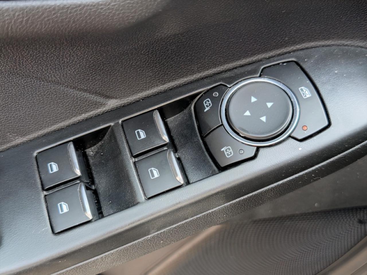 2024 Ford Escape Platinum  **ADAP CC - PWR GATE** Photo