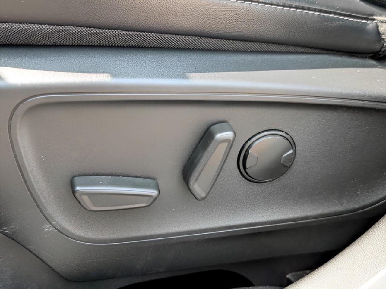 2024 Ford Escape Platinum  **ADAP CC - PWR GATE** Photo