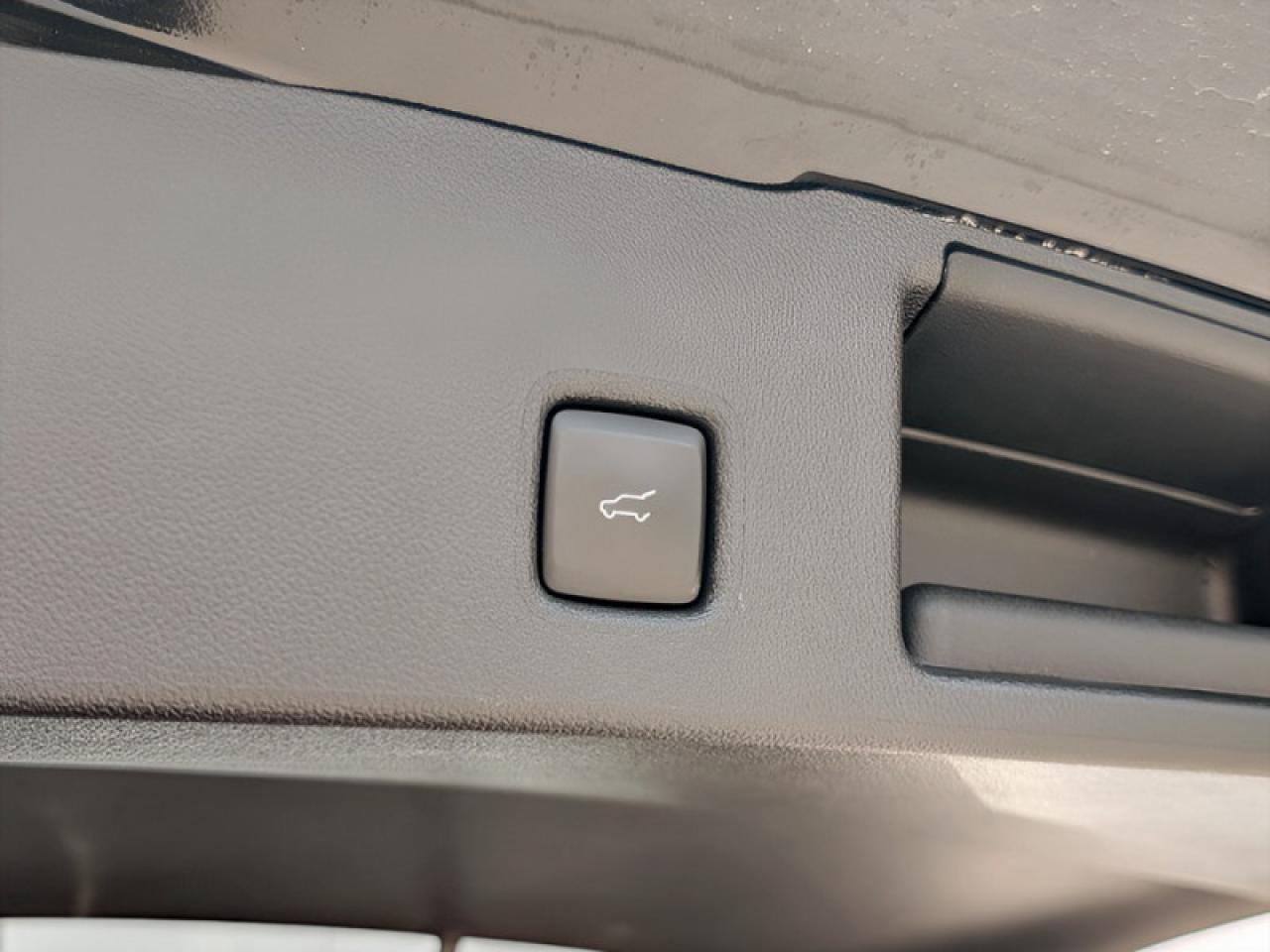 2024 Ford Escape Platinum  **ADAP CC - PWR GATE** Photo