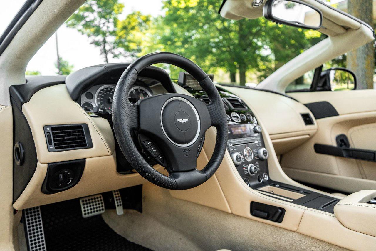 2014 Aston Martin V8 Vantage  Photo