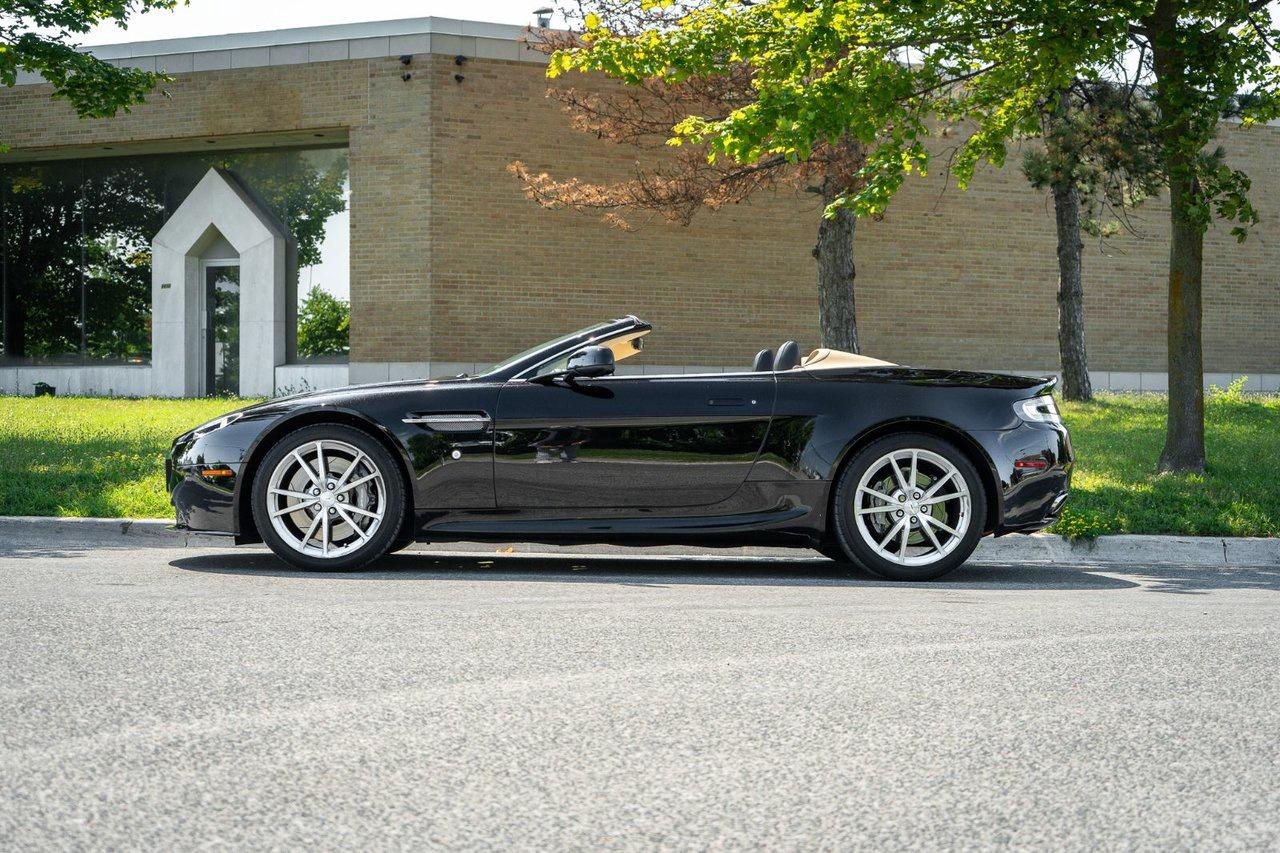 2014 Aston Martin V8 Vantage  Photo