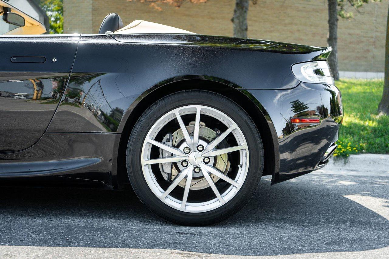 2014 Aston Martin V8 Vantage  Photo