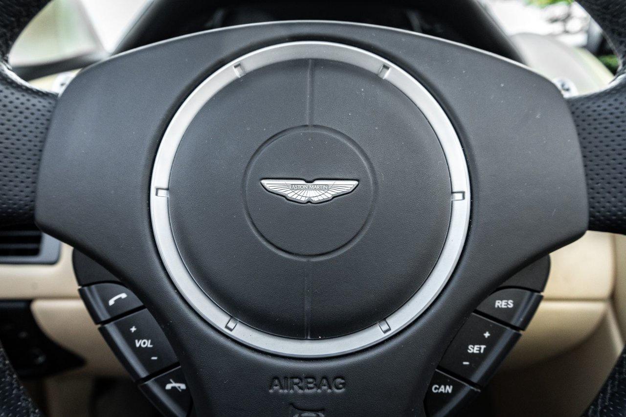 2014 Aston Martin V8 Vantage  Photo