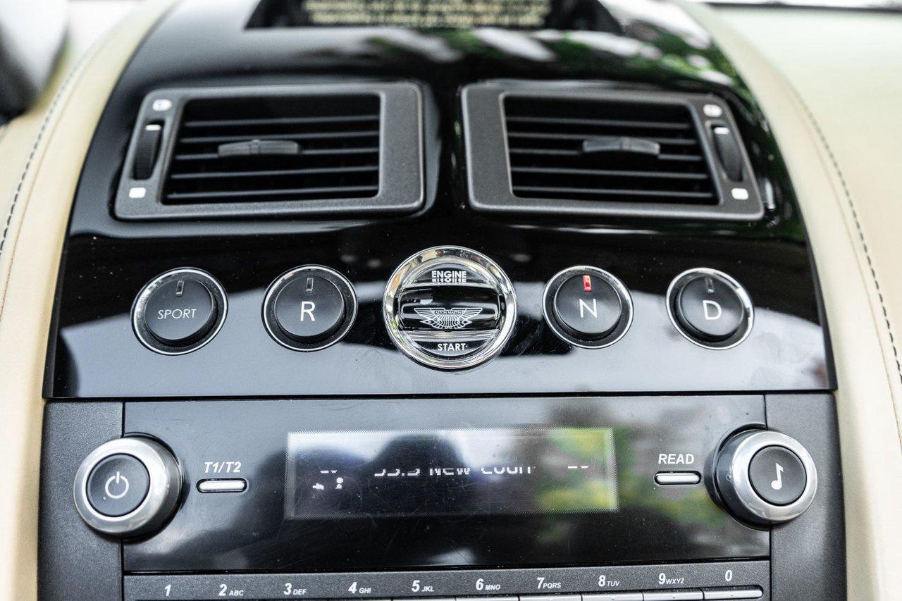 2014 Aston Martin V8 Vantage  Photo