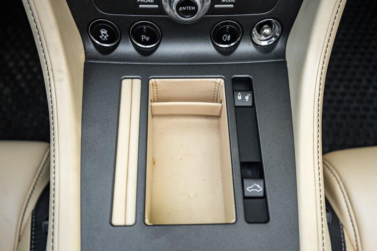 2014 Aston Martin V8 Vantage  Photo