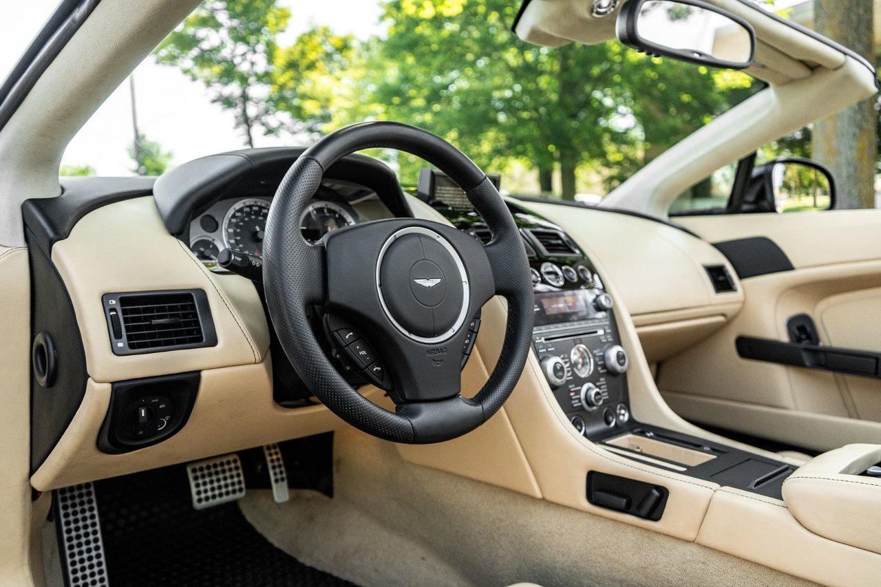2014 Aston Martin V8 Vantage  Photo