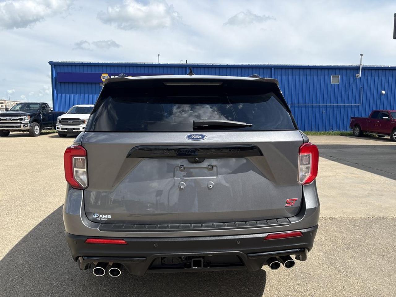 2022 Ford Explorer ST Photo5