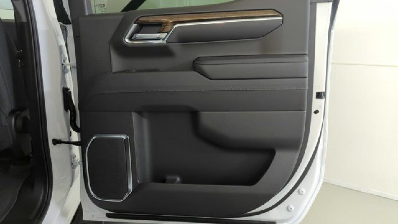 Used 2023 GMC Sierra 1500 ELEVATION for sale in Winnipeg, MB