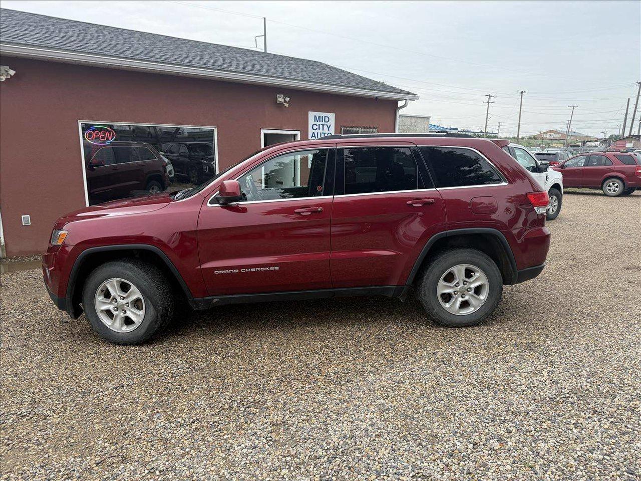 Used 2015 Jeep Grand Cherokee LAREDO 4WD for sale in Saskatoon, SK