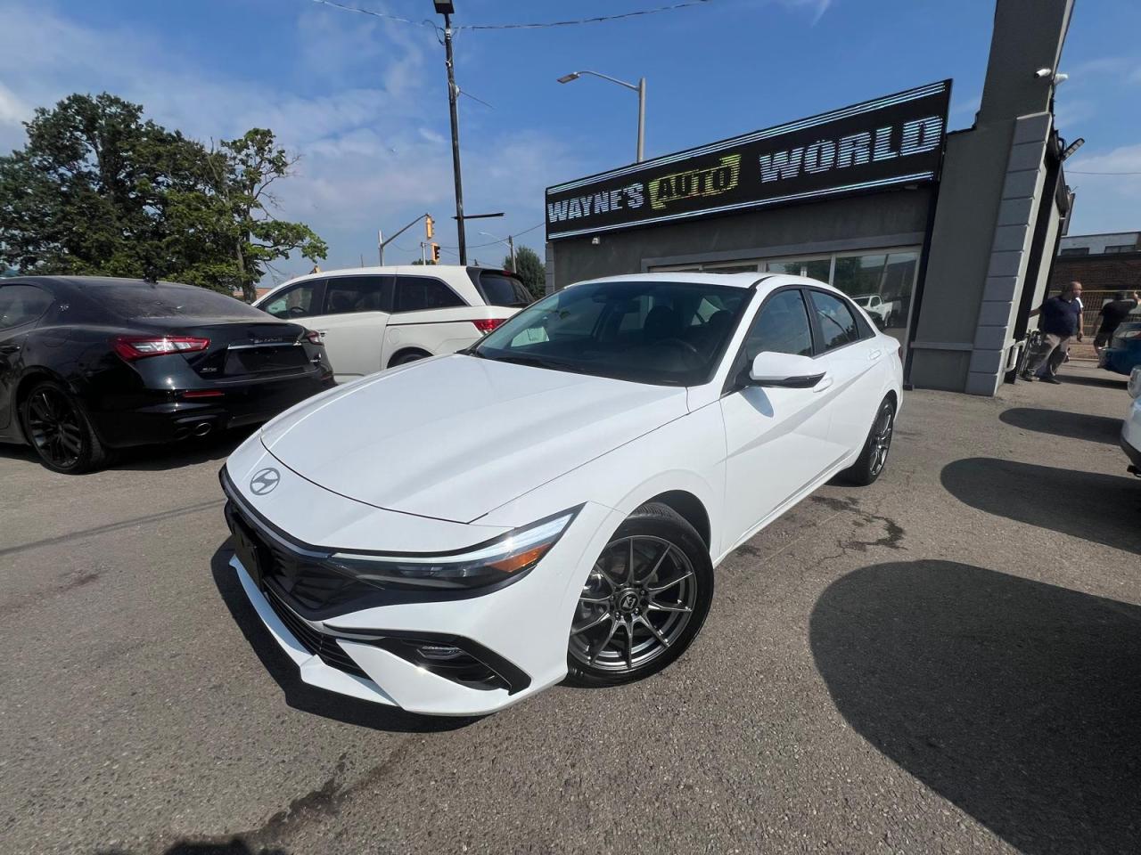 Used 2025 Hyundai Elantra Luxury for sale in Hamilton, ON