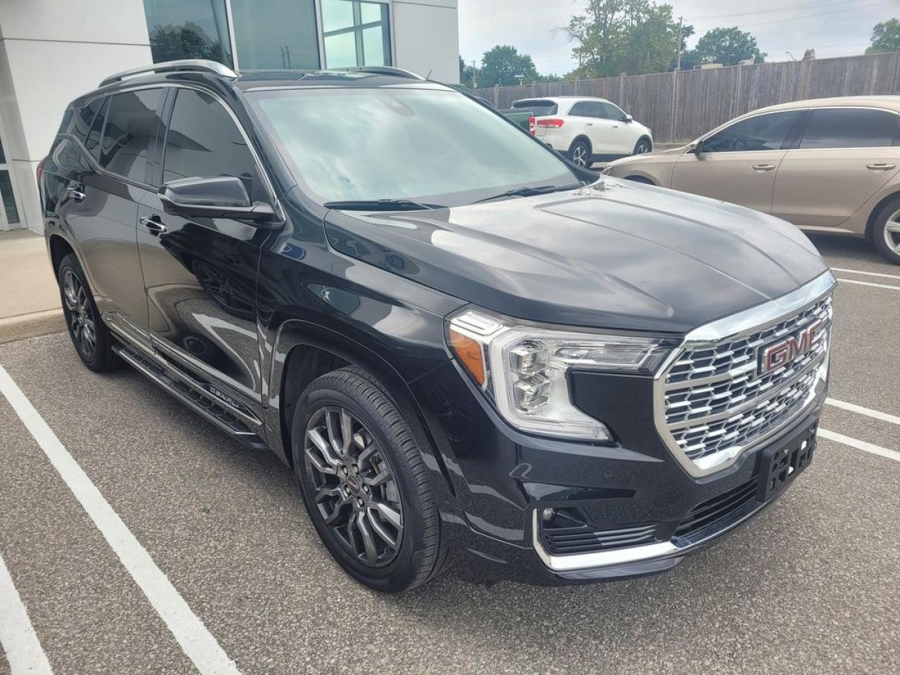 2023 GMC Terrain Denali Photo4