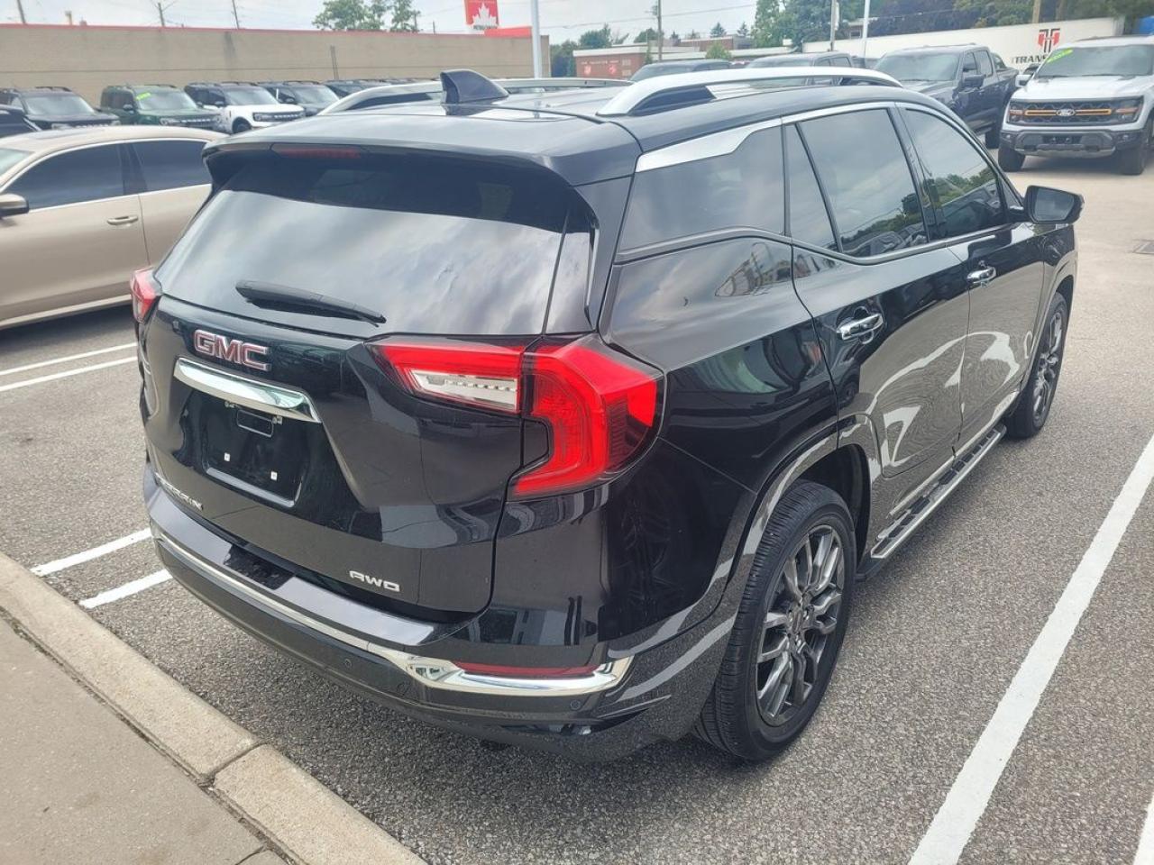 2023 GMC Terrain Denali Photo3
