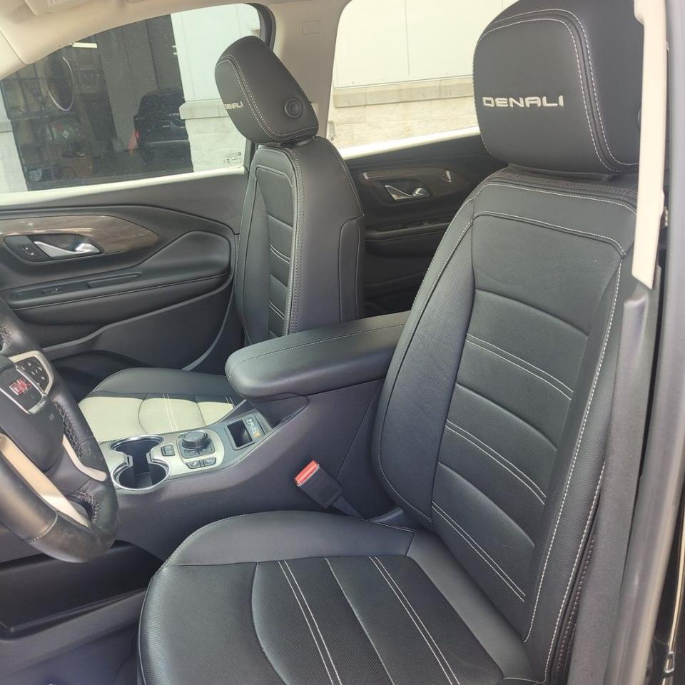 2023 GMC Terrain Denali Photo29