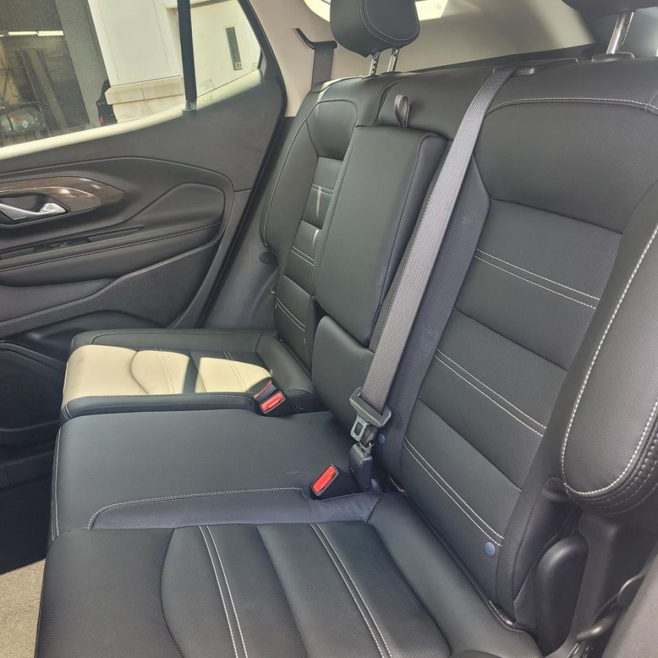 2023 GMC Terrain Denali Photo10