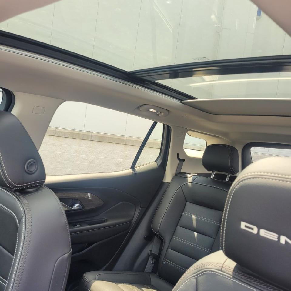 2023 GMC Terrain Denali Photo14