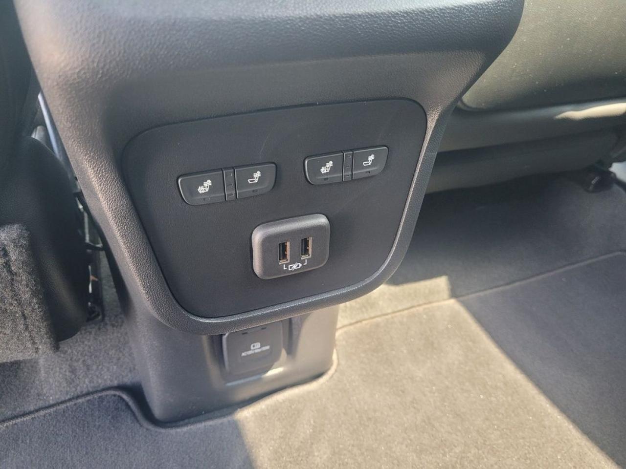 2023 GMC Terrain Denali Photo13