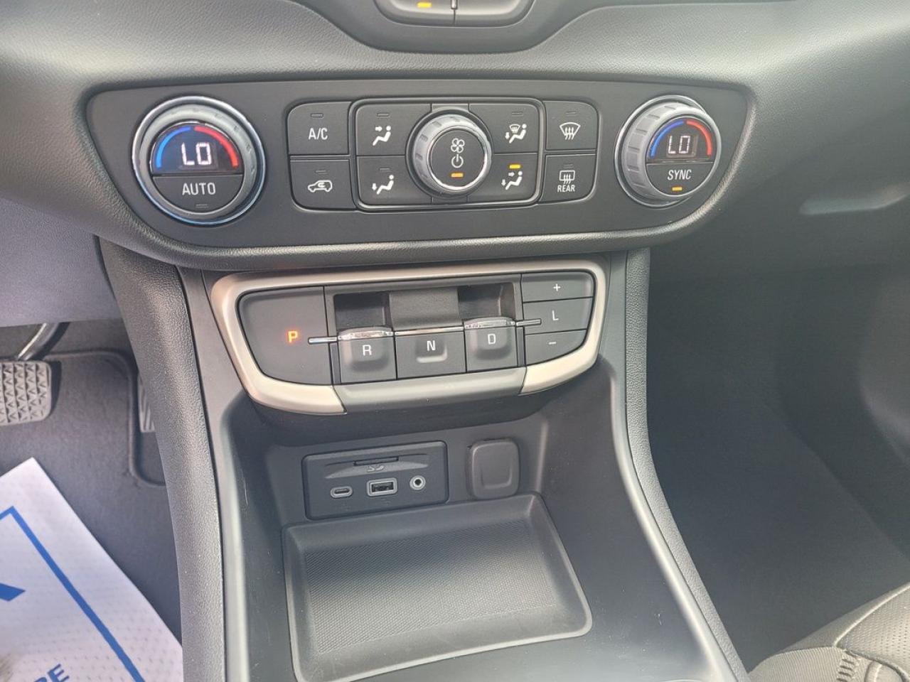 2023 GMC Terrain Denali Photo18