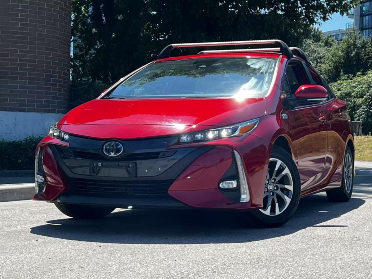 Used 2021 Toyota Prius Prime Auto UPGRADE/ TECH PKG/ CLEAN TITLE/ BC LOCAL for sale in Richmond, BC