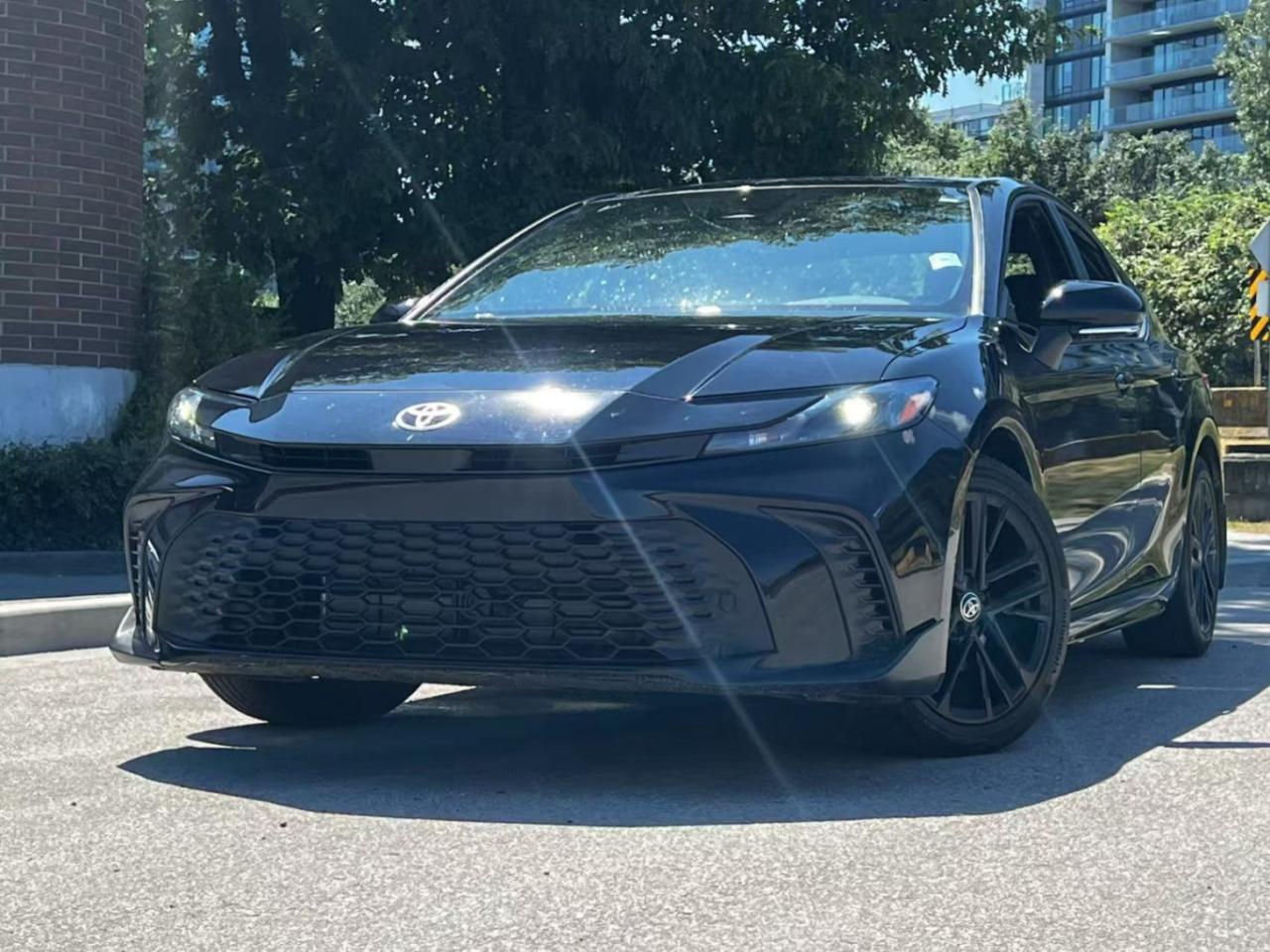 Used 2025 Toyota Camry SE UPGRADE AWD HYBRID/ BRAND NEW for sale in Richmond, BC