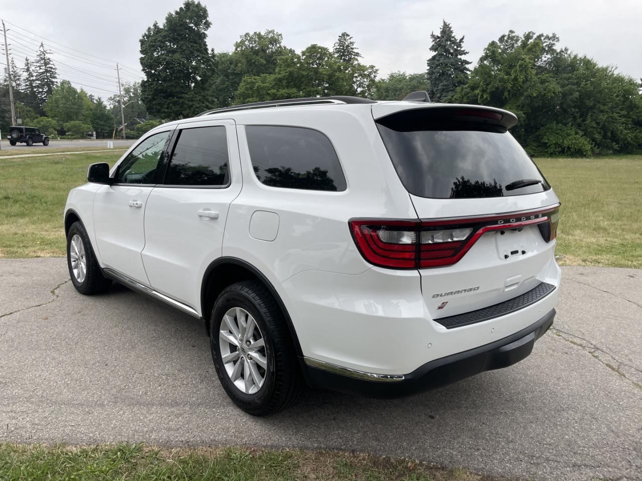 2021 Dodge Durango SXT AWD - Photo #4