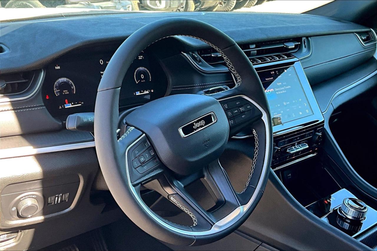 2025 Jeep Grand Cherokee L ALTITUDE 4X4  Leather | Power SunRoof | 20" Wheels Photo