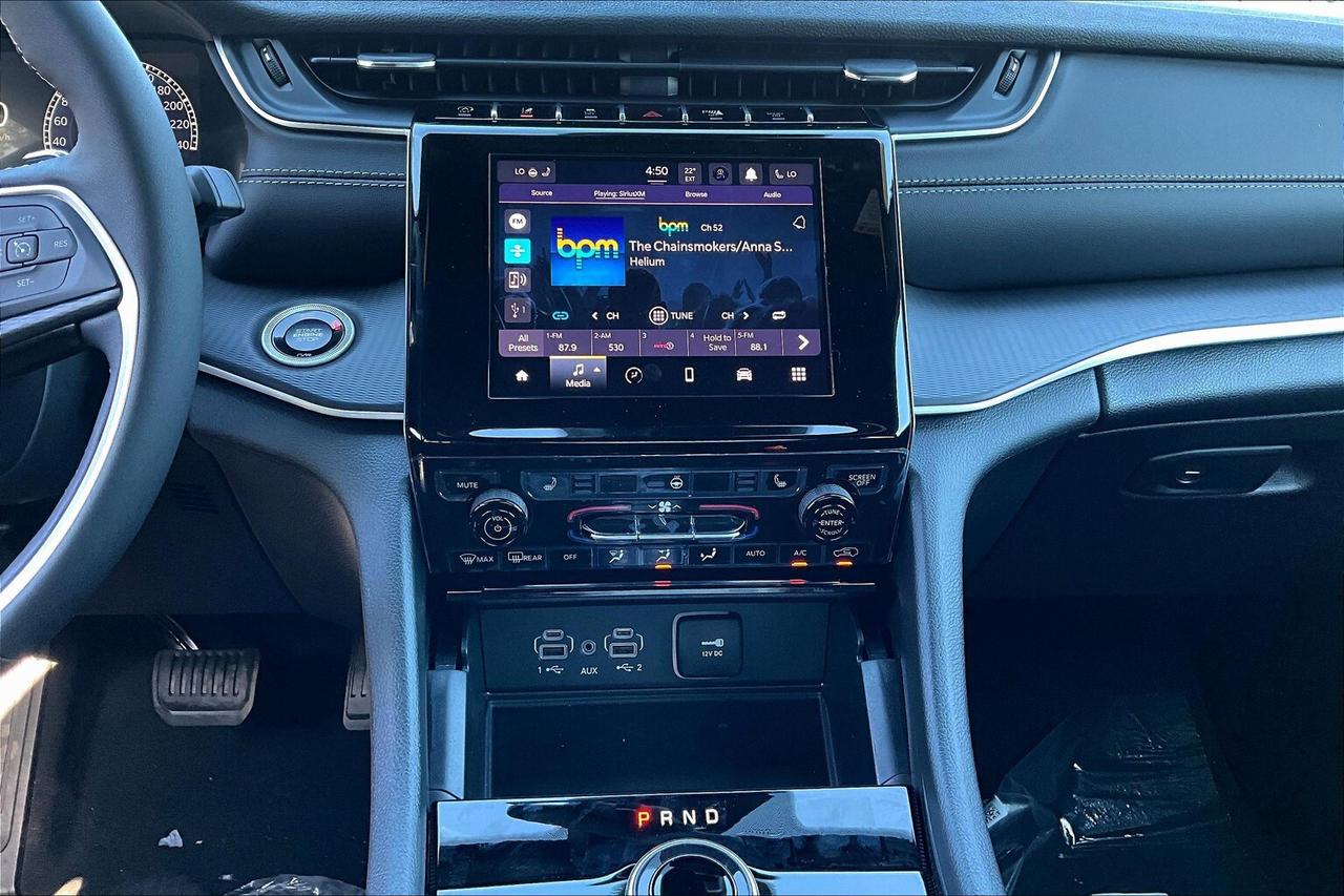 2025 Jeep Grand Cherokee L ALTITUDE 4X4  Leather | Power SunRoof | 20" Wheels Photo