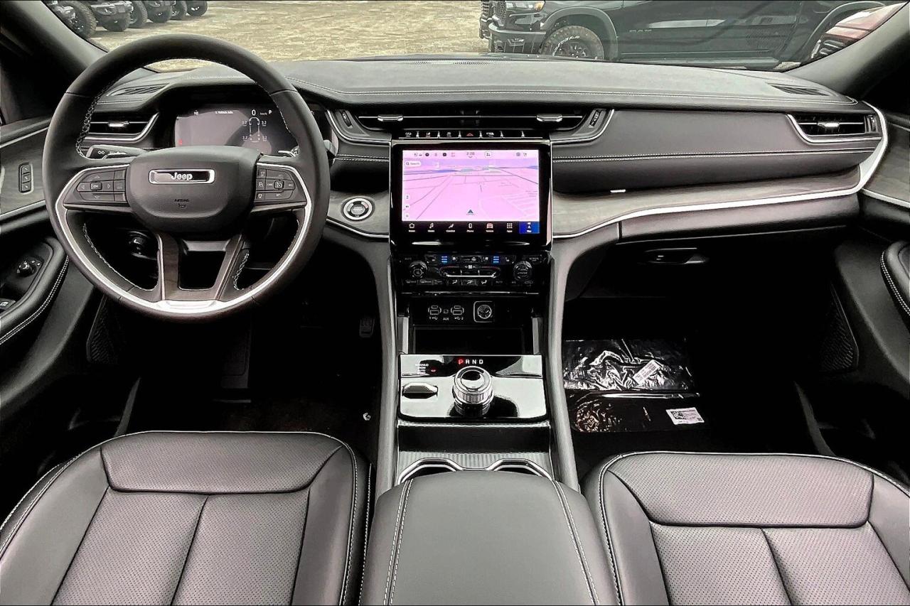 2025 Jeep Grand Cherokee L LIMITED | Black App Pkg | Pano Roof | LuxTech 2 Photo