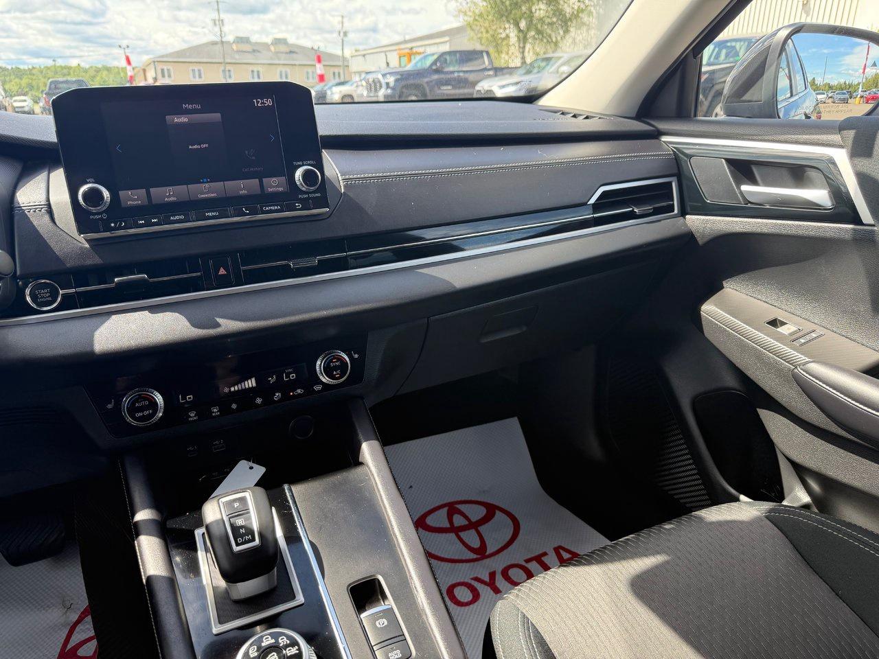 2022 Mitsubishi Outlander ES Photo