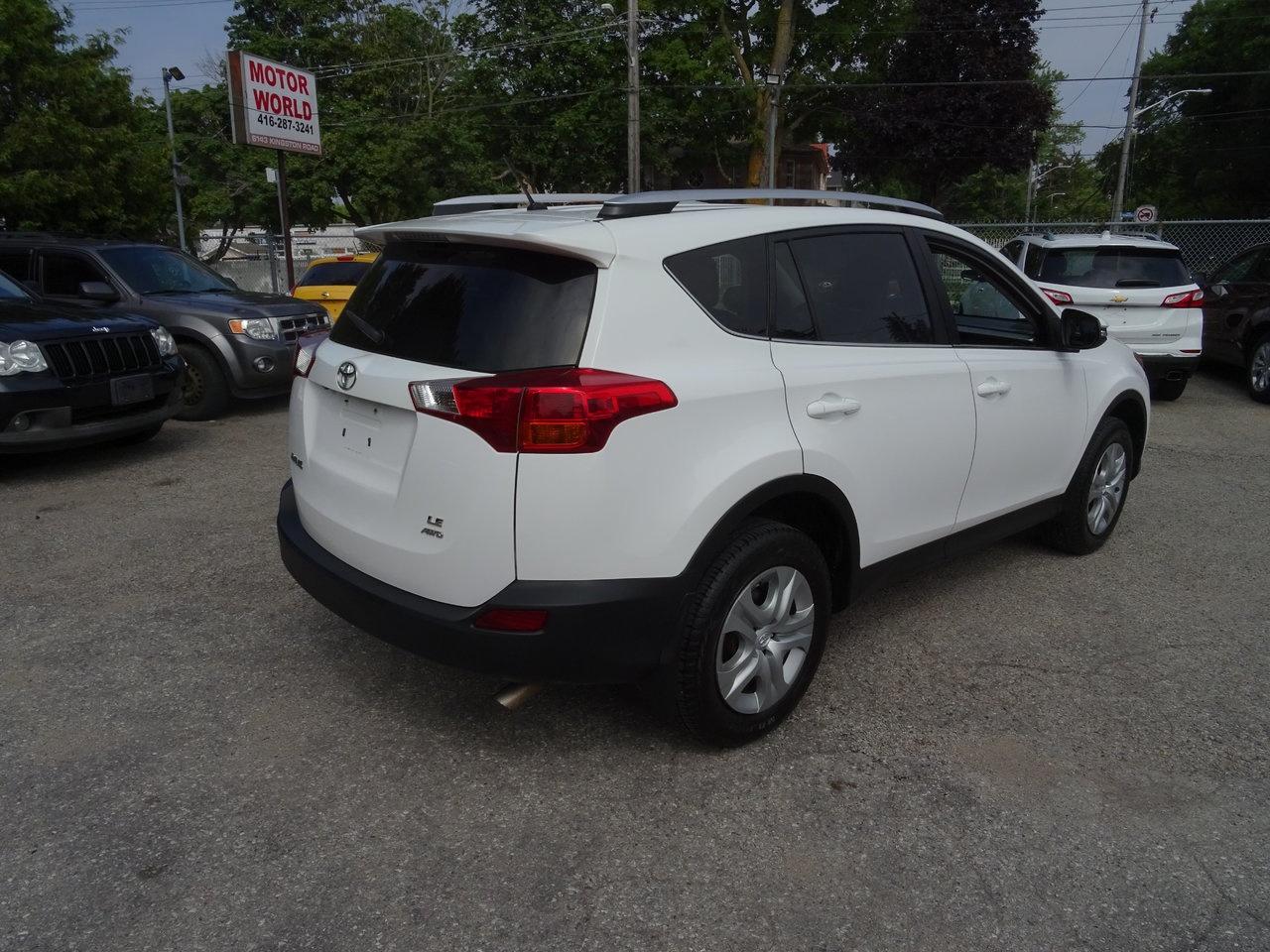 2015 Toyota RAV4 LE - Photo #5