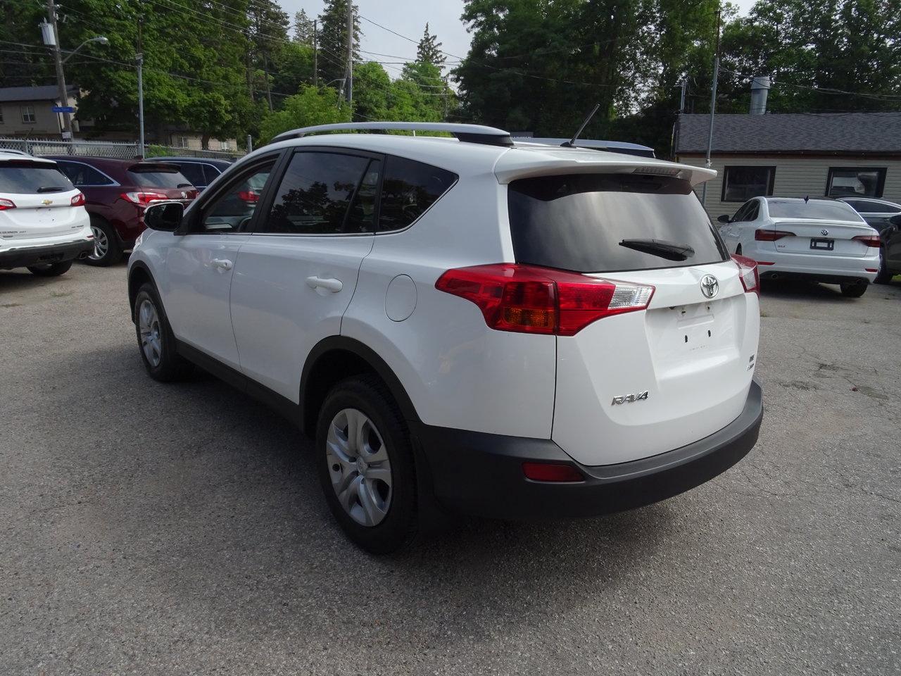 2015 Toyota RAV4 LE - Photo #7