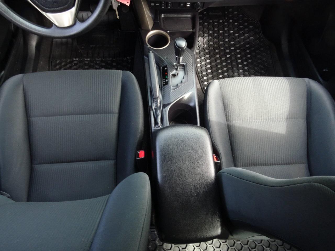 2015 Toyota RAV4 LE - Photo #10