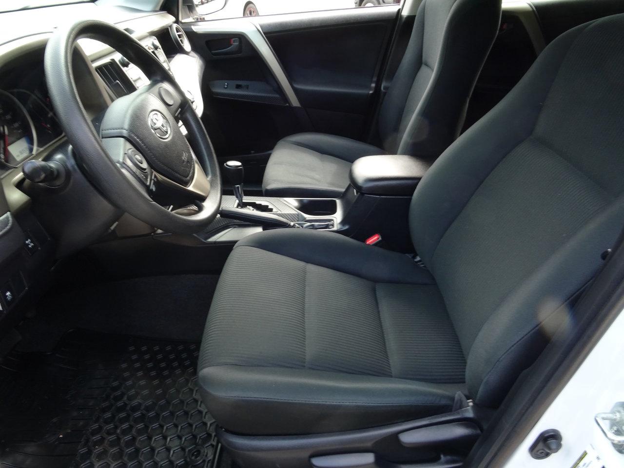 2015 Toyota RAV4 LE - Photo #11