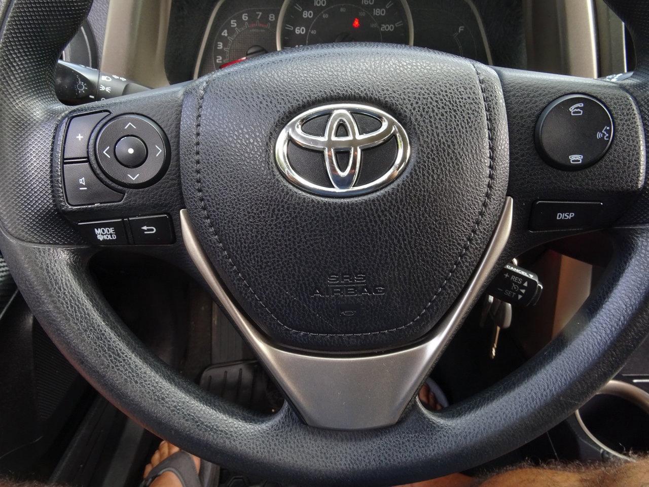 2015 Toyota RAV4 LE - Photo #14