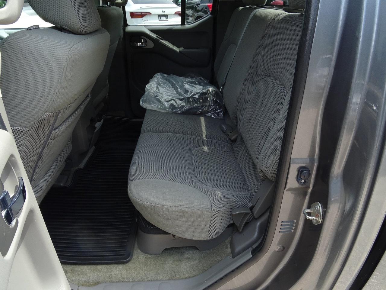 2016 Nissan Frontier SV - Photo #11