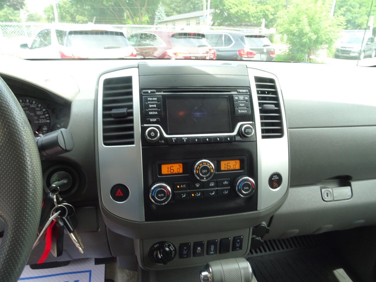 2016 Nissan Frontier SV - Photo #14