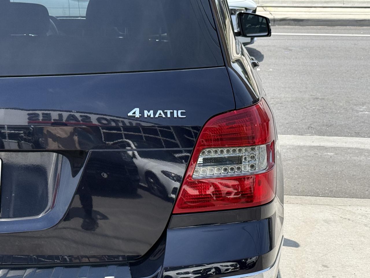 2010 Mercedes-Benz GLK-Class GLK350 | PANO | NO ACCIDENTS | LOW KM - Photo #11