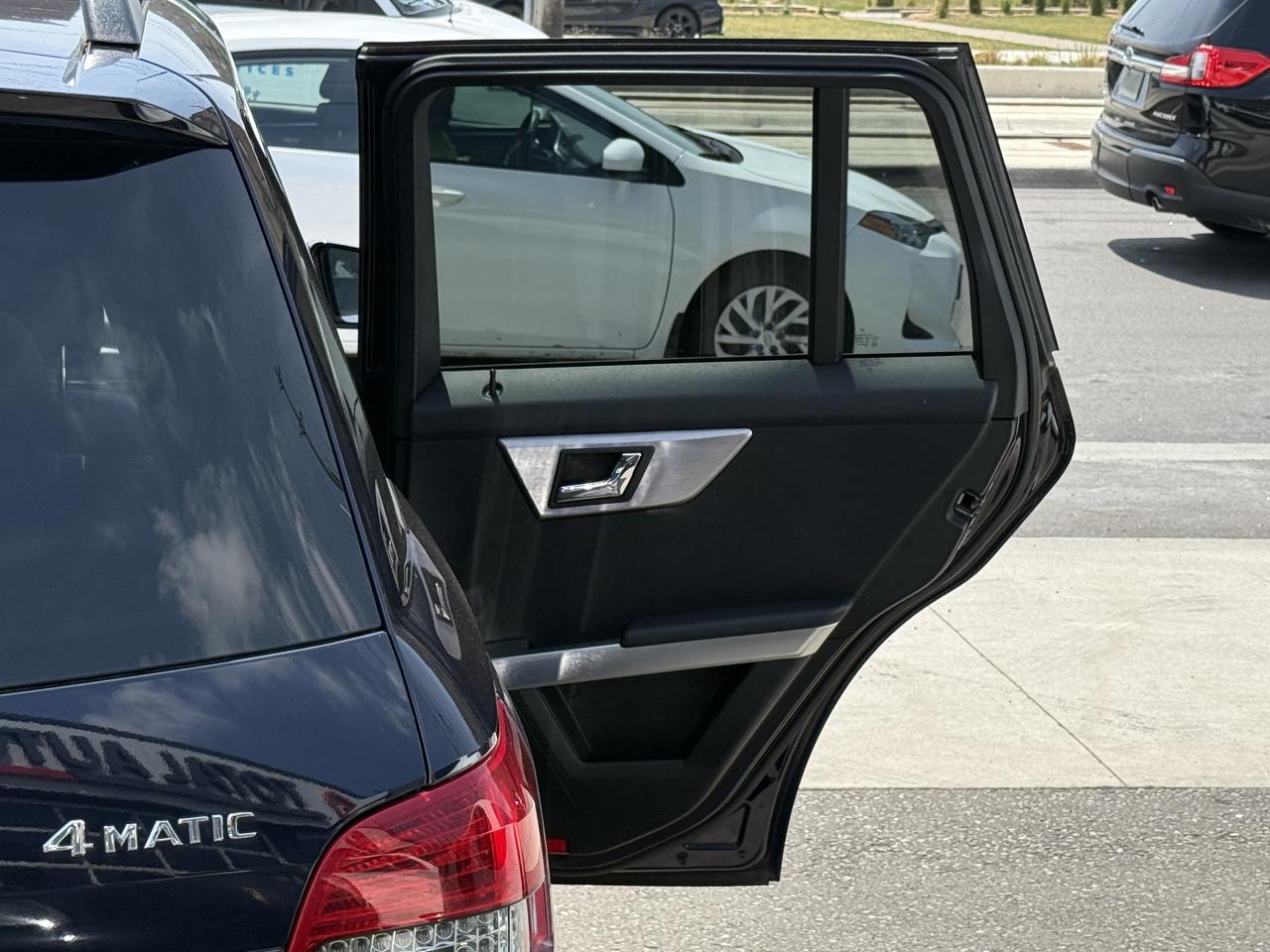 2010 Mercedes-Benz GLK-Class GLK350 | PANO | NO ACCIDENTS | LOW KM - Photo #34
