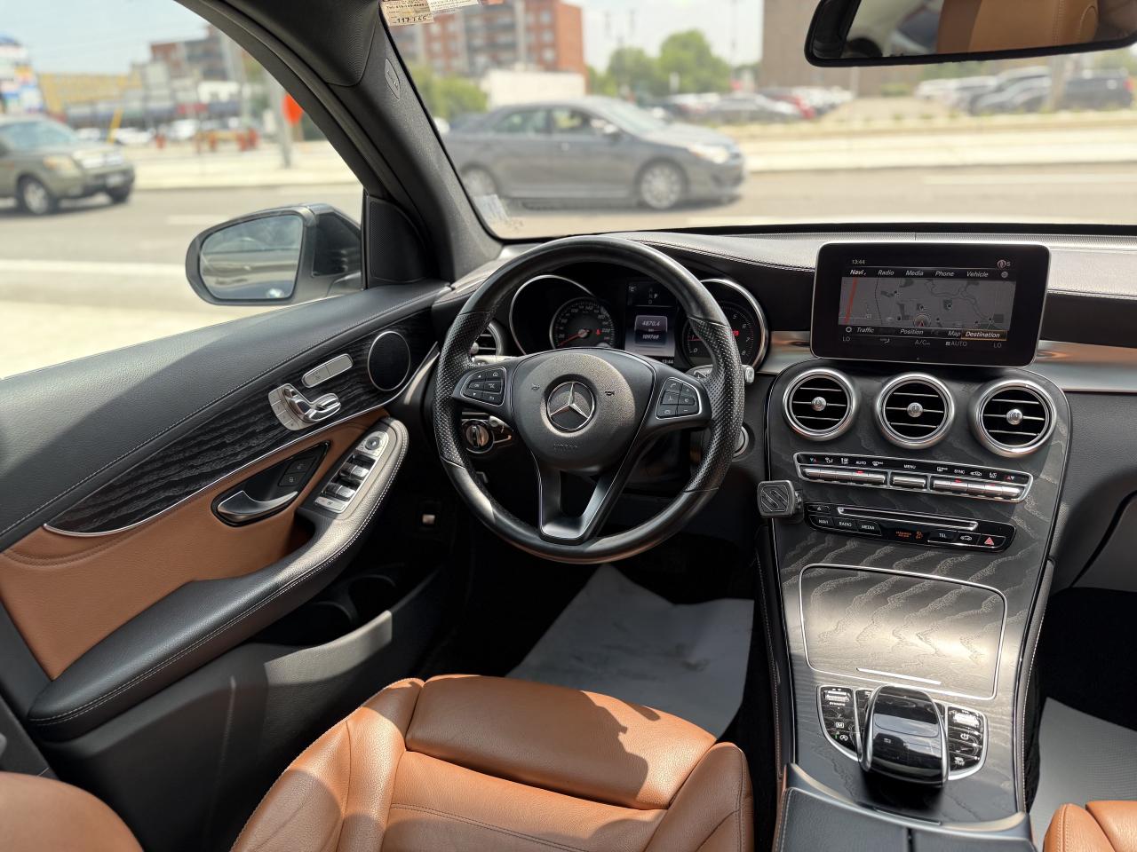 2019 Mercedes-Benz GLC-Class 300 | PREMIUM | PANO | LOADED - Photo #18