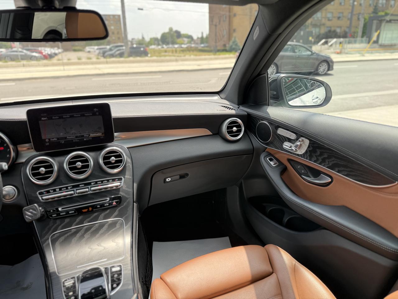 2019 Mercedes-Benz GLC-Class 300 | PREMIUM | PANO | LOADED - Photo #19