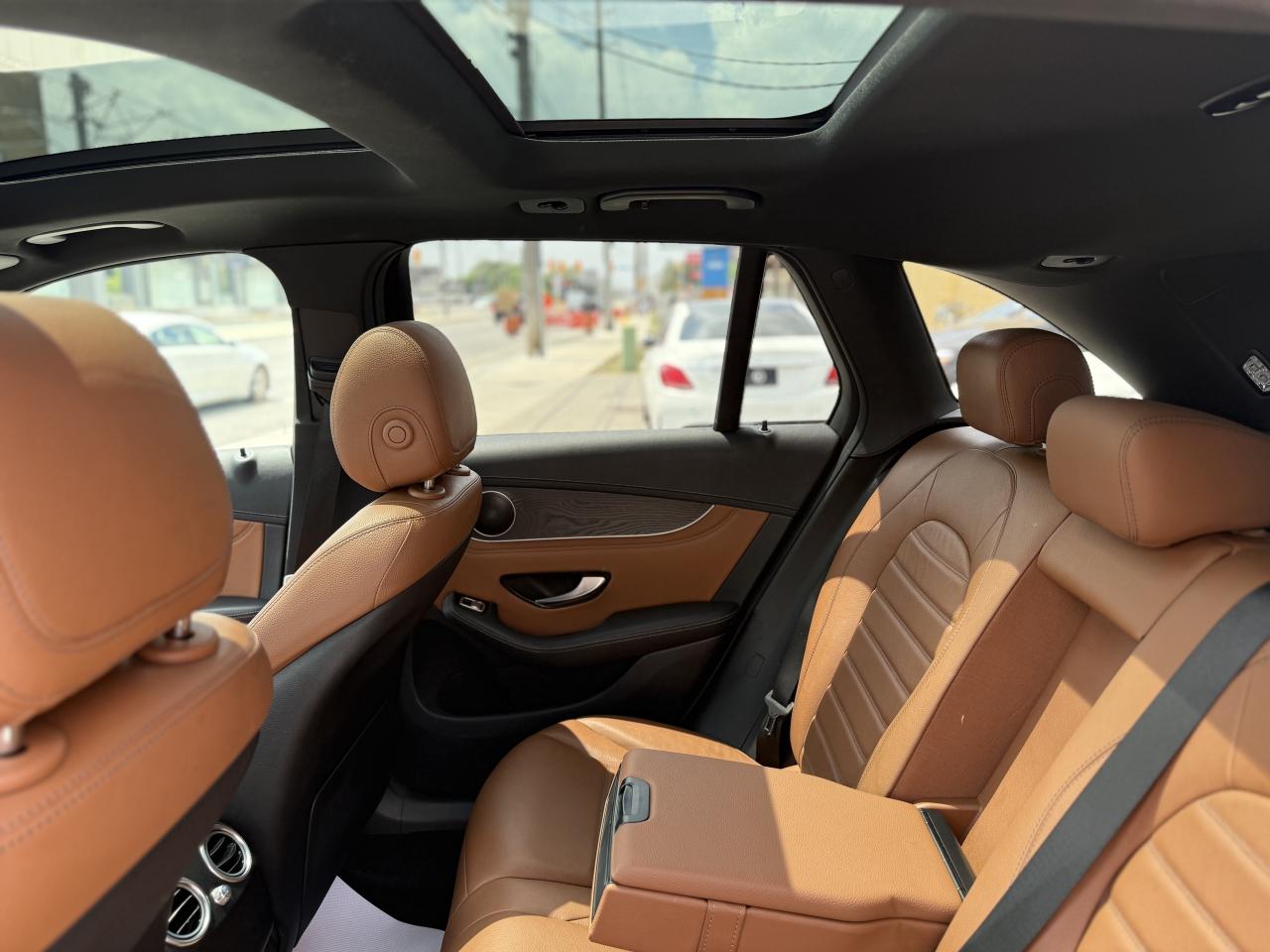 2019 Mercedes-Benz GLC-Class 300 | PREMIUM | PANO | LOADED - Photo #37