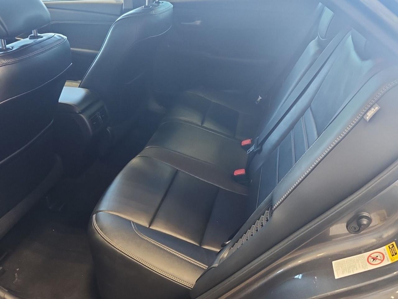 2017 Toyota Camry XLE HYBRID - Photo #7