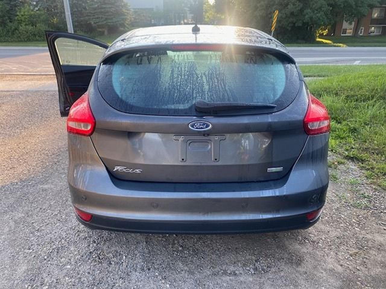 2016 Ford Focus SE - Photo #2