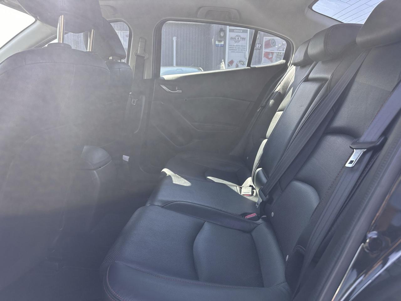 2016 Mazda MAZDA3 GT Photo4