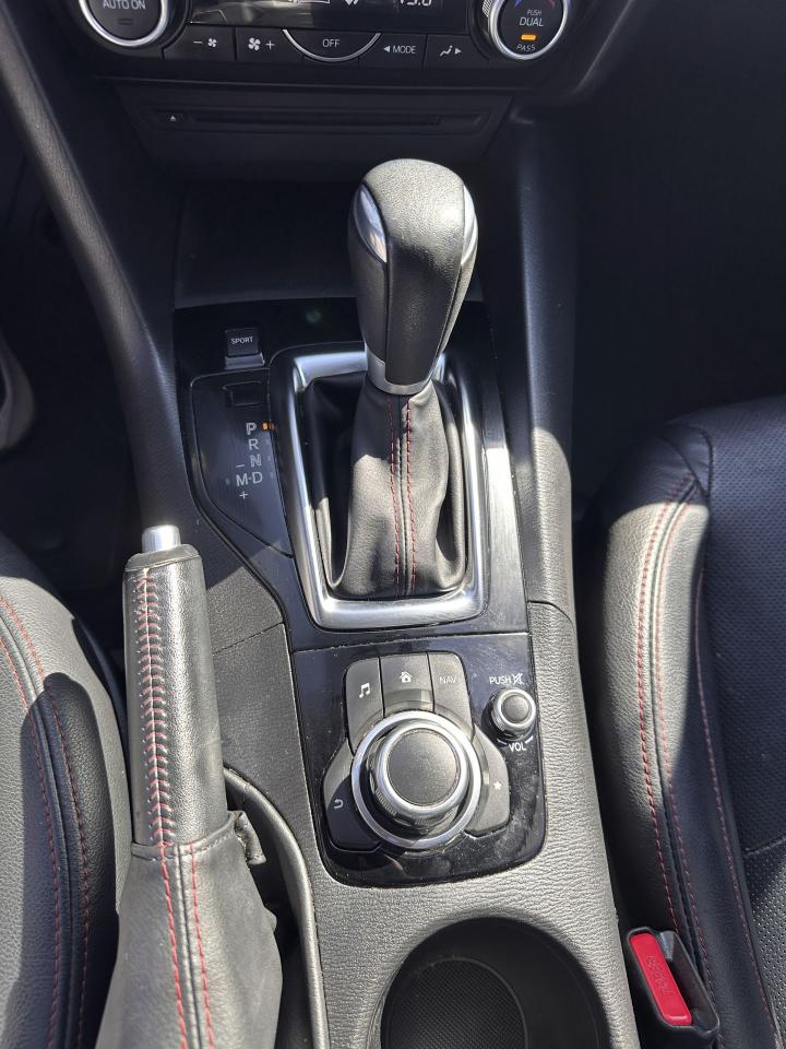 2016 Mazda MAZDA3 GT - Photo #9