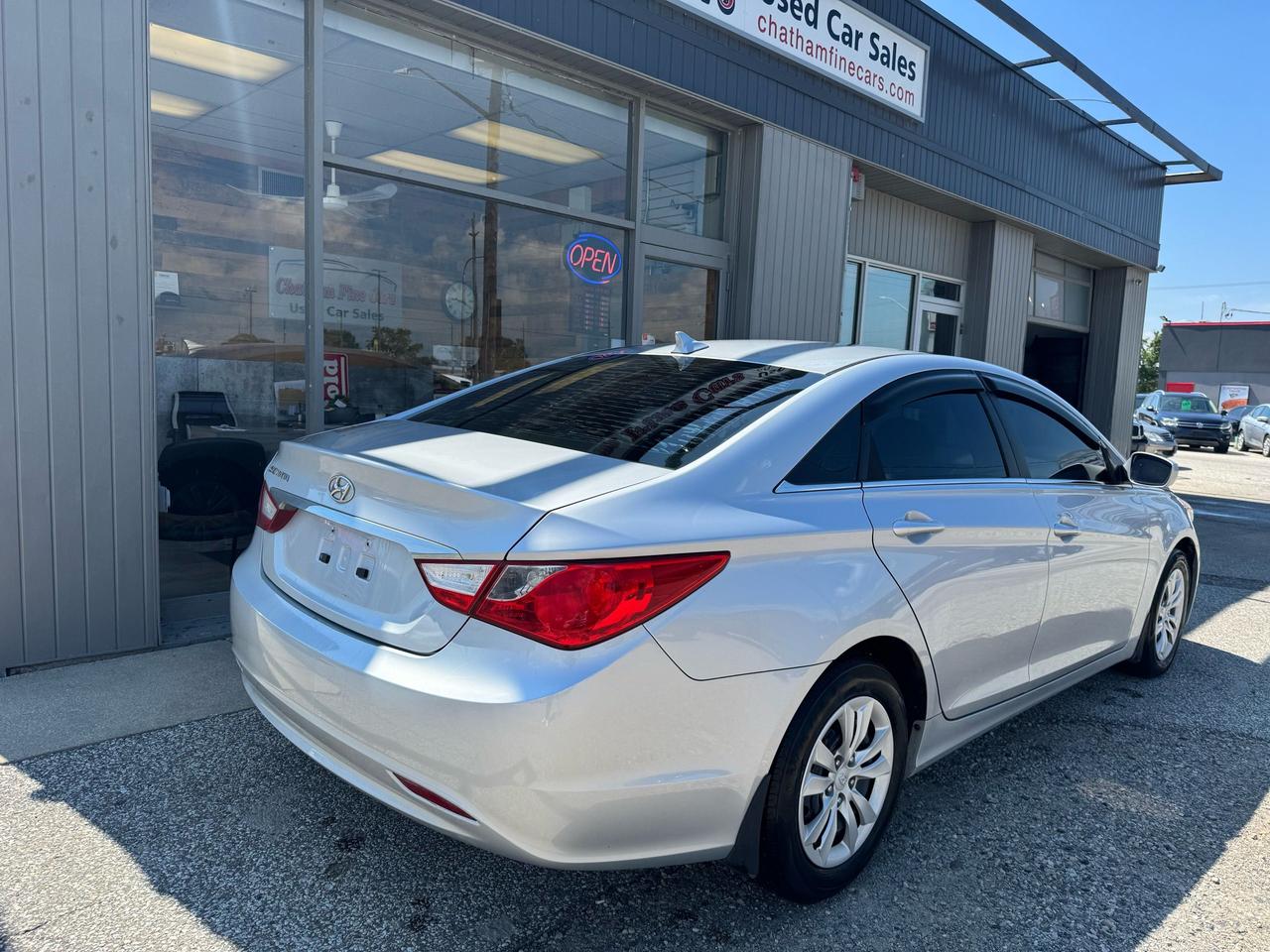 2012 Hyundai Sonata GL - Photo #4