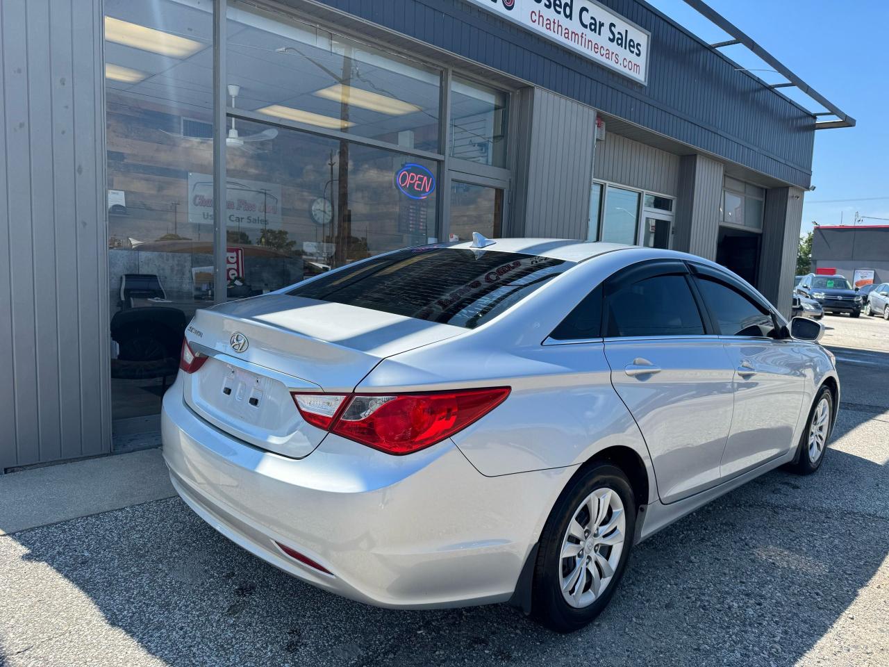 2012 Hyundai Sonata GL Photo3