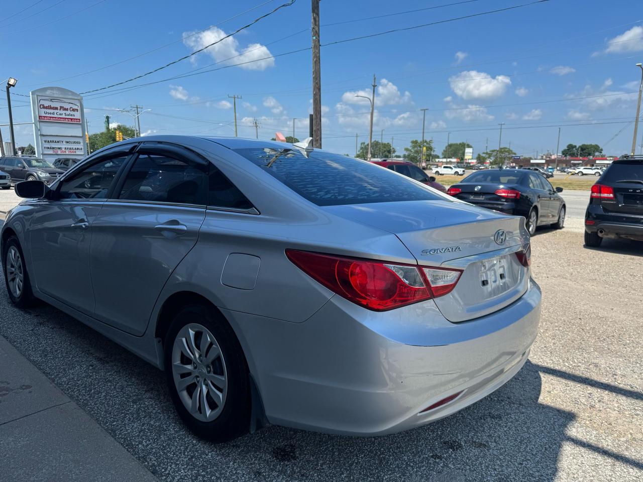 2012 Hyundai Sonata GL Photo2