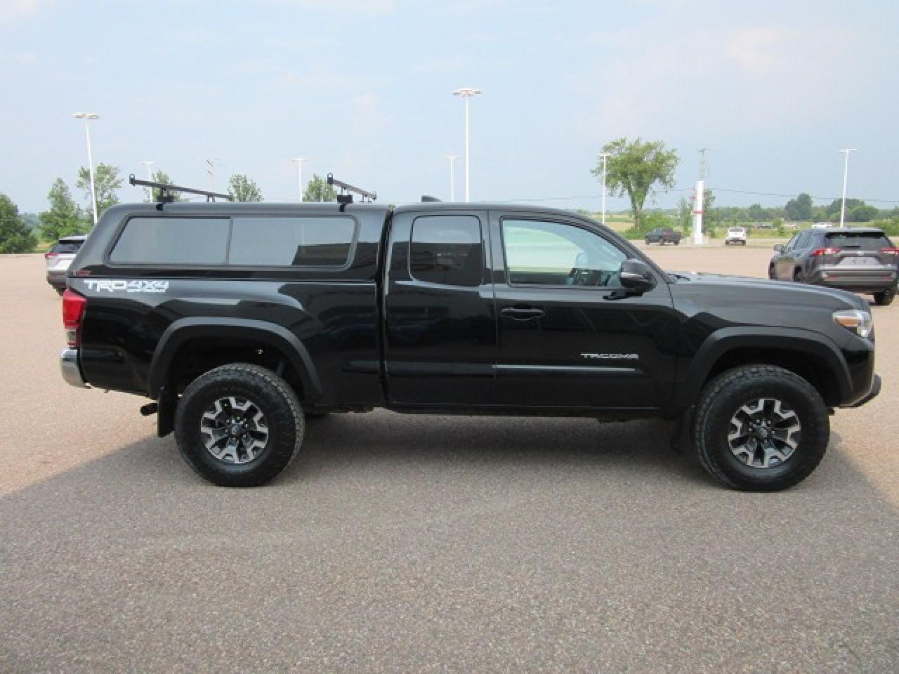 2016 Toyota Tacoma SR5 TRD OFFROAD Photo