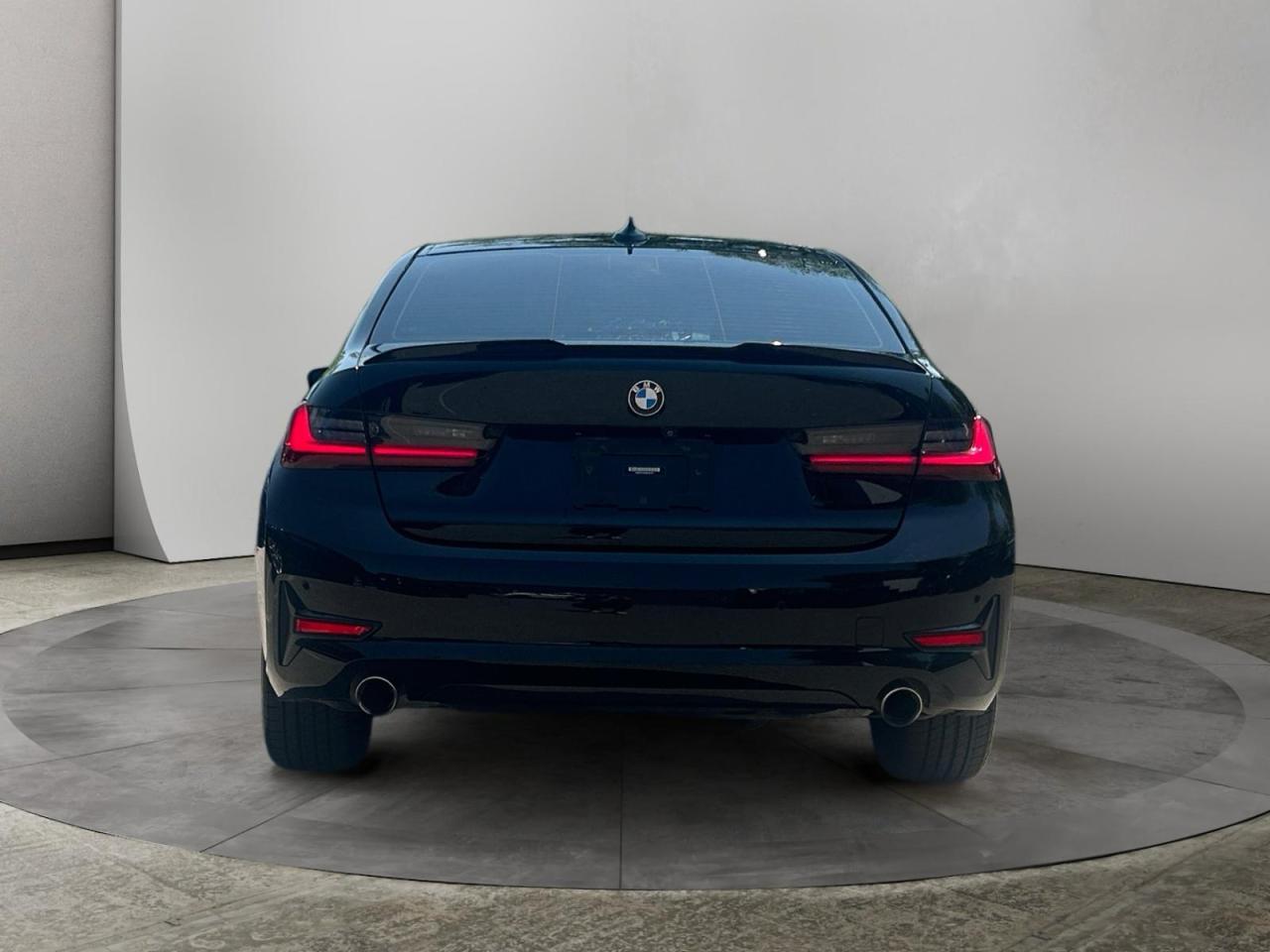 2022 BMW 3 Series 330i xDrive Photo