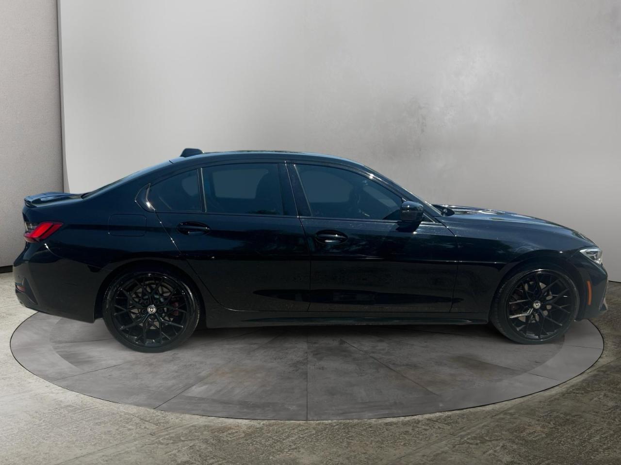 2022 BMW 3 Series 330i xDrive Photo